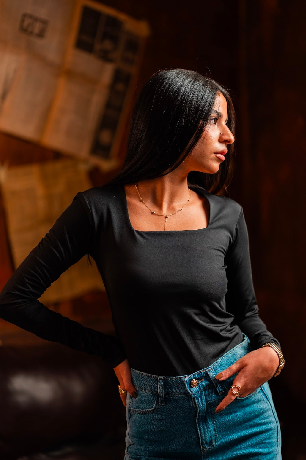 Squared Neck Long Sleeves Basic Top - Black