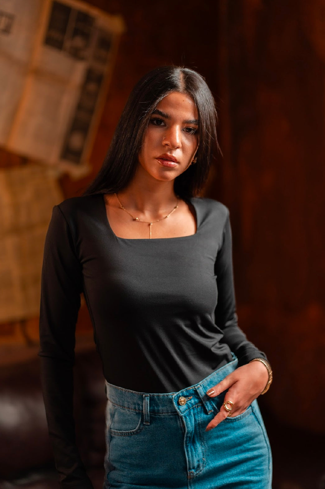 Squared Neck Long Sleeves Basic Top - Black